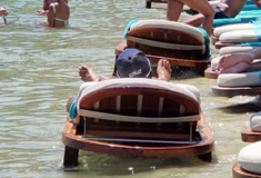 Μϋκονος: Τέλος οι ξαπλώστρες και οι ομπρέλες μέσα στη θάλασσα- Στην Ψαρρού 