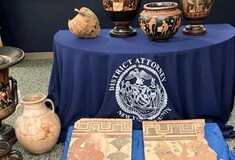 Οι ΗΠΑ επέστρεψαν εκατοντάδες κλεμμένα αρχαία αντικείμενα στην Ιταλία