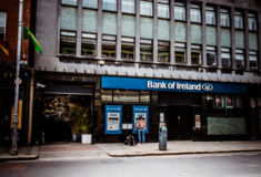 Ιρλανδία: Τα ΑΤΜ της Bank of Ireland άρχισαν να μοιράζουν χθες δωρεάν χρήματα