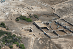 Ανασκαφές στο Δεσποτικό: Στο φως άγαλμα που παραπέμπει στο παιδί του Κριτίου