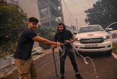 Φωτιά στη Φυλή: Κέντρο φιλοξενίας στο δημαρχείο Άνω Λιοσίων 