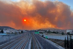 Πώς οι φωτιές πνίγουν τον αέρα που αναπνέουμε