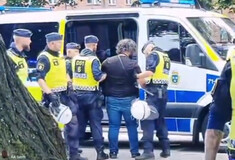 Σουηδία: Τουλάχιστον 10 συλλήψεις σε βίαιες ταραχές μετά το κάψιμο του Κορανίου