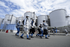 Φουκουσίμα: Ψαράδες κατά της κυβέρνησης για το νερό από τον πυρηνικό σταθμό που πέφτει στον ωκεανό