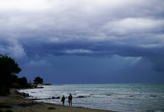 Σε εξέλιξη η κακοκαιρία Daniel: Καταιγίδες και προβλήματα- Πού θα χτυπήσει τις επόμενες ώρες