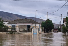 Κακοκαιρία- Καρδίτσα: Εγκλωβισμένα 70 άτομα εδώ και 24 ώρες - «Το νερό έφτασε 6 μέτρα»
