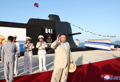 Ο Κιμ Γιονγκ Ουν εγκαινίασε «υποβρύχιο πυρηνικής επίθεσης»