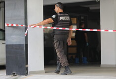 Γυναικοκτονία στη Θεσσαλονίκη: Τη σκότωσε στον διάδρομο της πολυκατοικίας- Η ανακοίνωση της ΕΛΑΣ