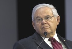 Δίωξη κατά του Μπομπ Μενέντεζ και της συζύγου του για διαφθορά