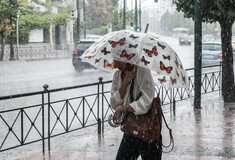 Η κακοκαιρία Elias έφτασε στην Αττική- Ισχυρές καταιγίδες, ανοιχτά τα σχολεία