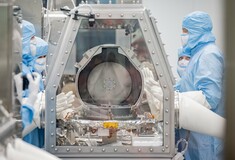 NASA opens OSIRIS-REx's asteroid-sample canister (photos)