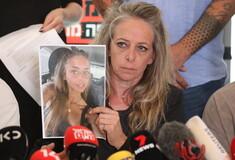 Πόλεμος Ισραήλ: Η μητέρα της 21χρονης ομήρου ικετεύει για την απελευθέρωση της