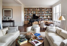 Η Annie Leibovitz πουλάει το σπίτι που μεγάλωσε τις κόρες της στη Νέα Υόρκη