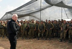 Ισραηλινός υπουργός Άμυνας σε στρατιώτες: «Σύντομα θα δείτε τη Γάζα από μέσα» 