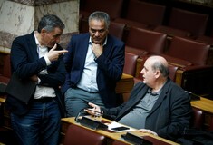 ΣΥΡΙΖΑ: «Ομπρέλα» κατά Κασσελάκη: «Δεν θα μπορέσουμε να συνυπάρχουμε αρμονικά στο ίδιο κόμμα»