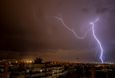 Καιρός: Καταιγίδες, κεραυνοί και χαλάζι- Πώς θα κινηθεί η κακοκαιρία τις επόμενες ώρες