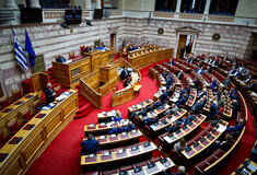 Εξεταστική για τα Τέμπη: Όλοι εναντίον όλων στη συζήτηση στη Βουλή 
