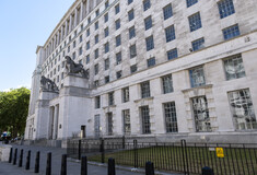 Βρετανία: Καταγγελίες για τοξική κουλτούρα και σεξουαλικές παρενοχλήσεις στο υπουργείο Άμυνας