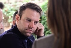 Κασσελάκης για εξάλειψη βίας κατά γυναικών: «Υποχρέωση η νομική αναγνώριση του όρου «γυναικοκτονία»