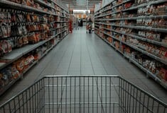 Ακρίβεια: Πώς γίνεται πλέον στο σούπερ μάρκετ να εξαφανίζεται το 50ευρο για μια τσάντα πράγματα; 