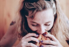 Επιστήμονες ανακάλυψαν γιατί τρώμε πολύ και γρήγορα