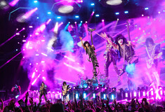 Οι Kiss τελείωσαν με τις συναυλίες και βγήκαν στη σκηνή τα avatar τους