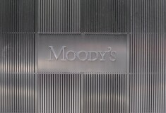 Ο οίκος Moody’s μείωσε σε αρνητική την προοπτική του αξιόχρεου της Κίνας