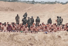 Πόλεμος Ισραήλ- Χαμάς: Εικόνες δεκάδων Παλαιστινίων, με εσώρουχα, υπό κράτηση από τις IDF