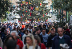 Εορταστικό ωράριο 2023: Πότε ξεκινά – Ποιες Κυριακές θα είναι ανοιχτά τα καταστήματα