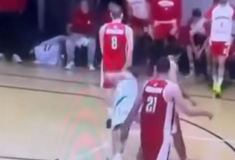 Elite League: Ο αρχηγός του Πανερυθραϊκού έριξε γροθιά σε παίκτη του Παπάγου