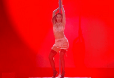 MadWalk 2023: Το pole dancing της Φουρέιρα και η topless εμφάνιση της Τάμτα