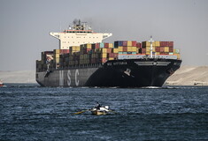 Ερυθρά θάλασσα: Νέες επιθέσεις σε εμπορικά πλοία- Αμερικανικό αντιτορπιλικό κατέρριψε 4 drones