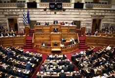 Οι αντιδράσεις των κομμάτων μετά τον μίνι ανασχηματισμό