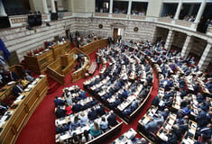 Επιστολική ψήφος: Ψηφίστηκε επί της αρχής το νομοσχέδιο του ΥΠΕΣ