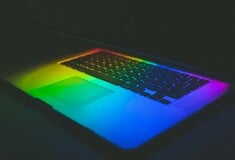H Meta καλείται να λάβει δραστικά μέτρα για την προστασία των ΛΟΑΤΚΙ+ στο διαδίκτυο