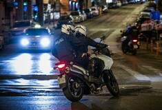 Ένοπλη ληστεία στη Γλυφάδα - Ακινητοποίησαν υπάλληλο πήραν χρήματα και έφυγαν