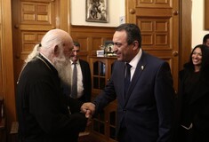 Ανίερη συμμαχία του αρχιεπίσκοπου Ιερώνυμου με τον Στίγκα από τους Σπαρτιάτες για τα ομόφυλα ζευγάρια