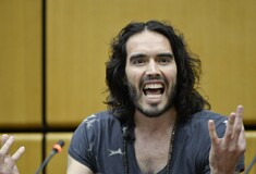 Ράσελ Μπραντ σχολιάσει τις κατηγορίες περί βιασμού εναντίον του: «Όσο συνέβαινε αυτό, ο γιος μου ήταν στο χειρουργείο»