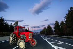 Σταθεροί στις θέσεις τους οι αγρότες - Σήμερα η τελική απόφαση