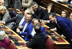 Η εμφάνιση του Αλέξη Τσίπρα στη Βουλή - Στην ψηφοφορία για τα ομόφυλα ζευγάρια