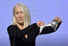 Η Έλεν Μίρεν κατακεραυνώνει την τεχνητή νοημοσύνη στα βραβεία της Αμερικανικής Κινηματογραφικής Ακαδημίας