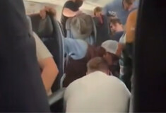 Νέο περιστατικό - Επιβάτης προσπάθησε να ανοίξει την πόρτα αεροσκάφους εν ώρα πτήσης