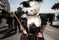 Εικόνες από την παρέλαση του φεστιβάλ των κωδωνοφόρων στη Θεσσαλονίκη
