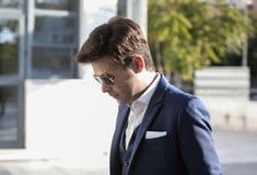 Ελεύθερος ο Μένιος Φουρθιώτης -Ζήτησε συγγνώμη από τον πατέρα Κοκλώνη