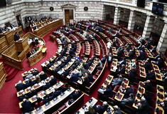 Με 159 «ναι» πέρασε το νομοσχέδιο για τα μη κρατικά πανεπιστήμια - Μαραθώνια ψηφοφορία με κόντρες και «καθυστερήσεις»