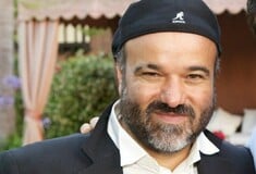 Κώστας Κωστόπουλος: Ξεκίνησε η δίκη για τον πρώην σκηνοθέτη του «Σασμού»- Κατηγορείται για βιασμό ηθοποιού