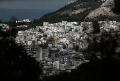 Golden Visa: Στις 800.000 ευρώ το όριο για να σταματήσει η άνοδος των τιμών στα ακίνητα