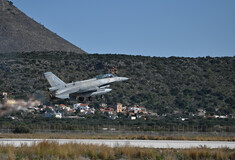 Δεν υπάρχει ζήτημα μεταφοράς ελληνικών F-16 στην Ουκρανία, λένε πηγές του υπουργείου Άμυνας