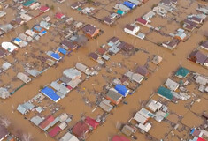 Επεκτείνονται οι πλημμύρες στη Ρωσία - Χιλιάδες πολίτες κινδυνεύουν και απομακρύνονται