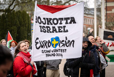 Eurovision 2024: Διαδηλωτές με παλαιστινιακές σημαίες και πανό στο Μάλμε ζητούν μποϊκοτάζ του Ισραήλ